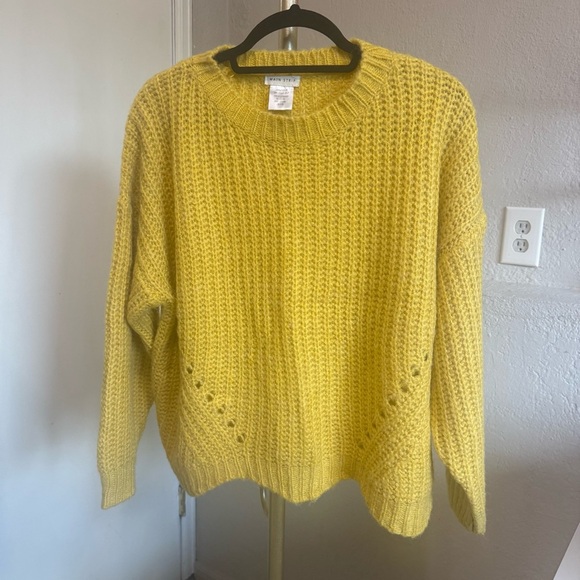 Main Strip Vibrant Yellow Boxy Knit Sweater Size Small - Picture 6 of 12